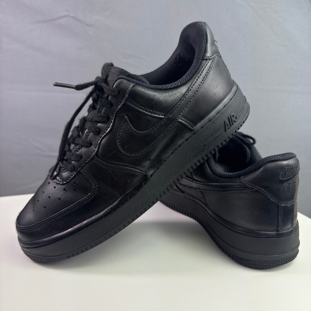 Nike Air Force 1 07 Sneakers Womens Size 8 Black DD8959-001 Triple Black Low Top
